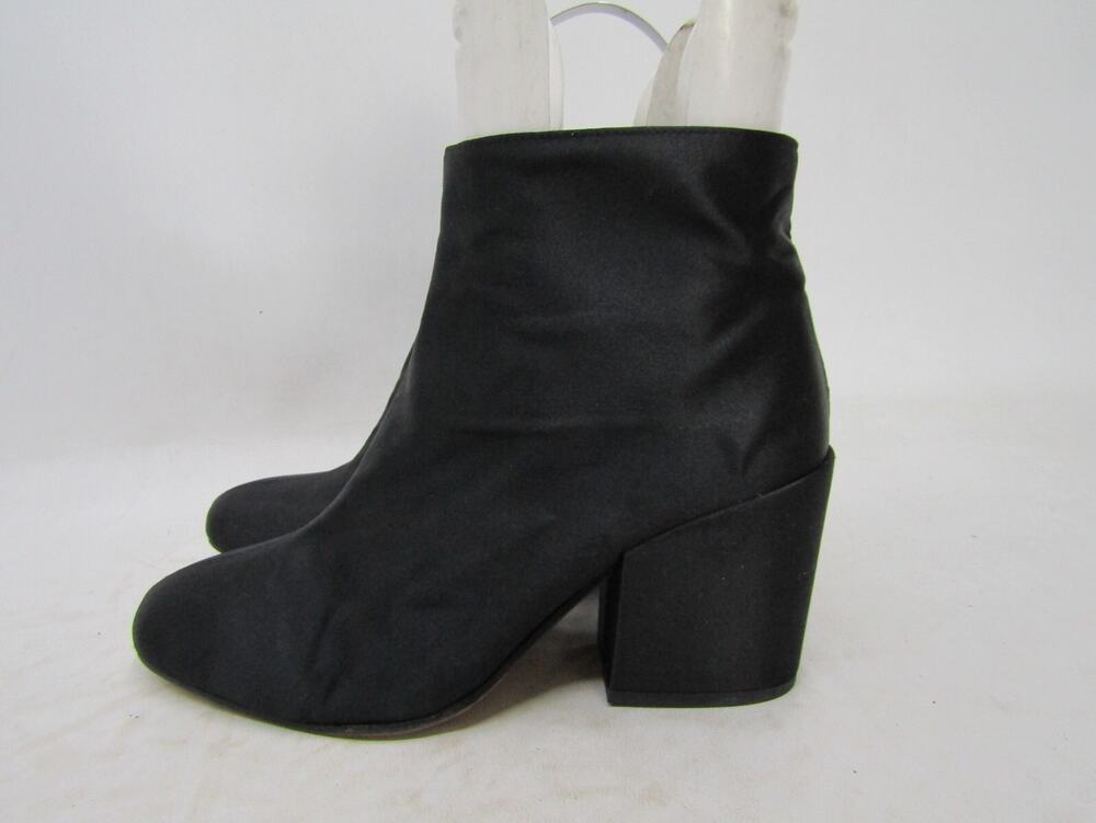 Sesto Meucci Womens Size EUR 39 Black Zip Ankle Fashion Boots Booties